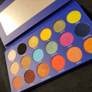 Tresluce Eyeshadow Pallet